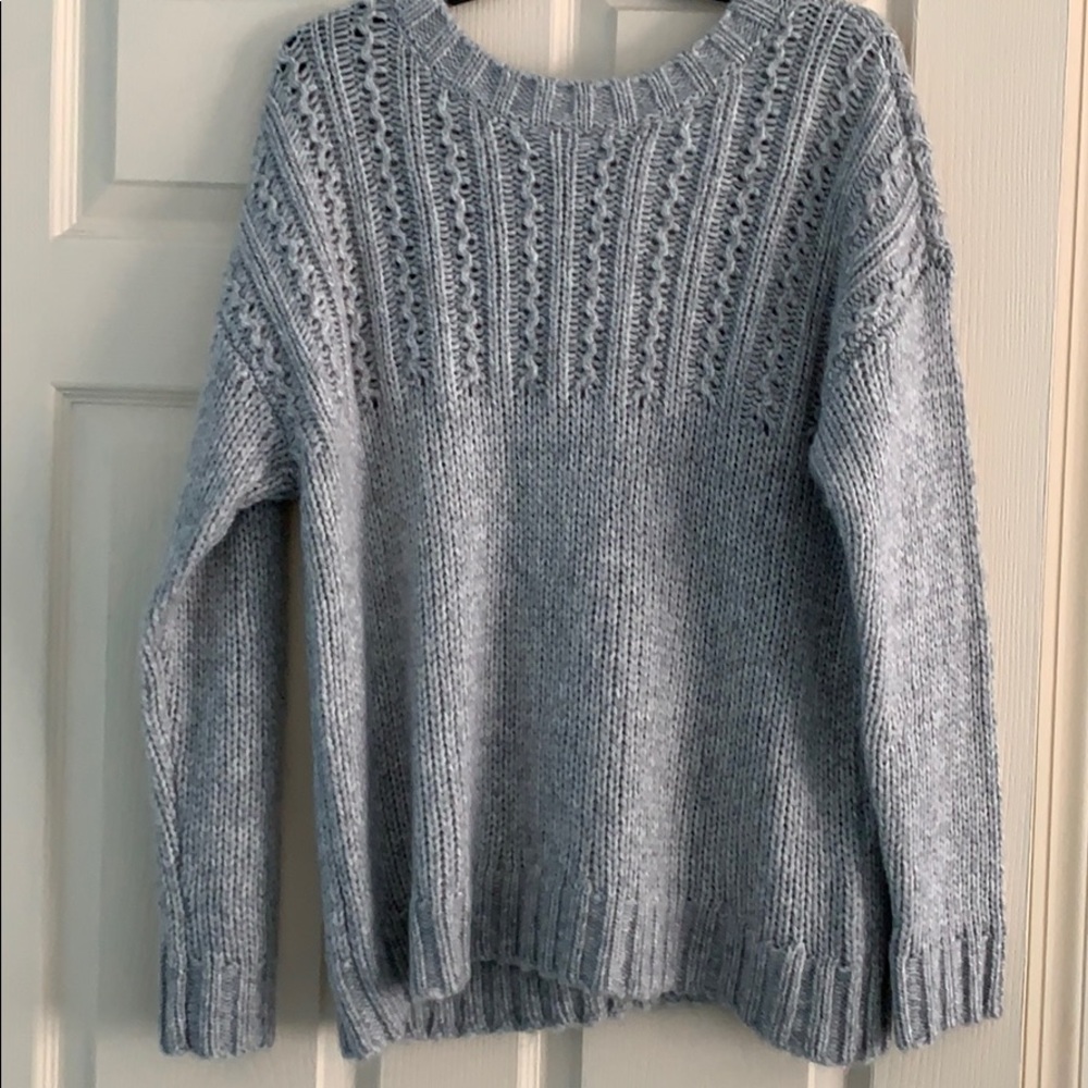 OPENED BACK/TIE SWEATER